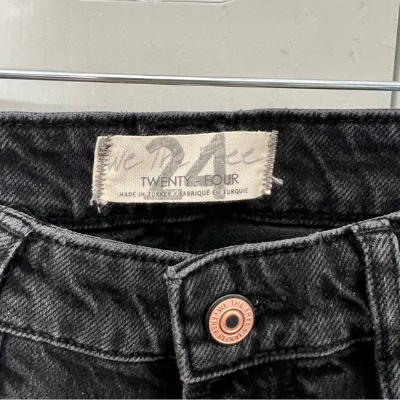 Free People Black Faded Ripped Slim Boyfriend Jeans Size 24 NWT - Picture 9 of 14